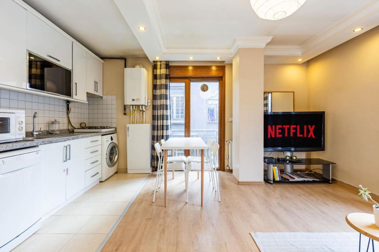 Bright Apartment Istanbul Exterior photo